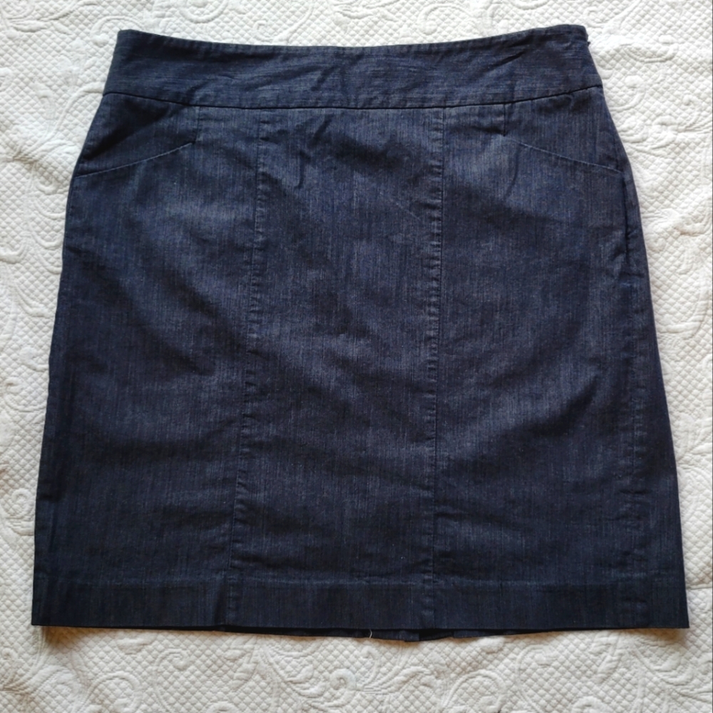 Women's Anne Taylor Loft dark blue denim pencil skirt size 10